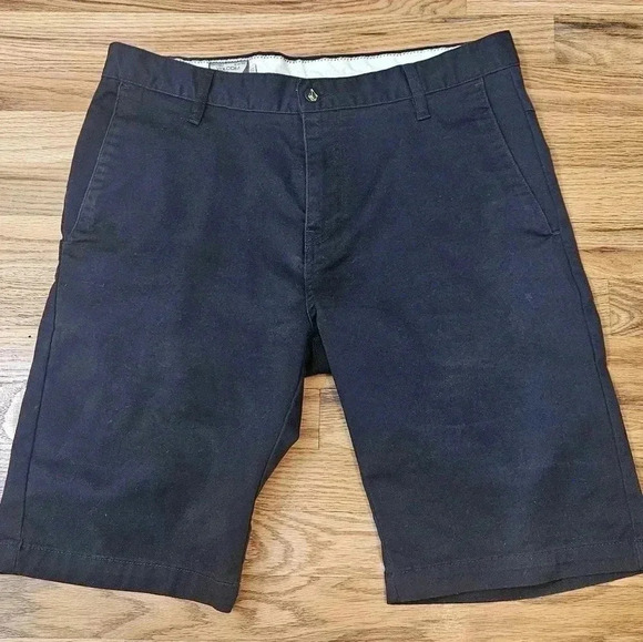 Volcom Flat Front Shorts Size 31 EUC - Picture 2 of 8